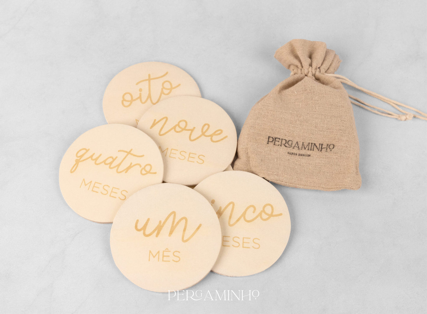 Milestones em Madeira Natural: Meses