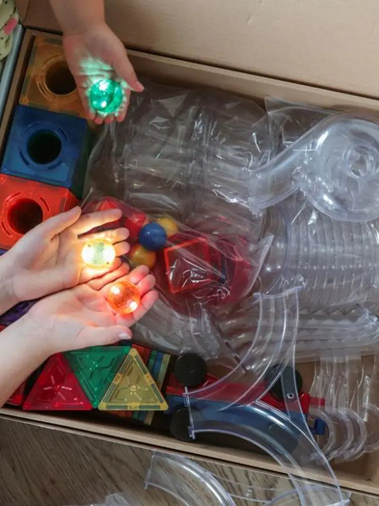 Conjunto de construção magnético - pista de bolas 222 peças + bolas luminosas