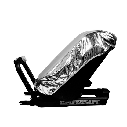 Capa térmica refletora Axkid Shield sobre cadeira auto