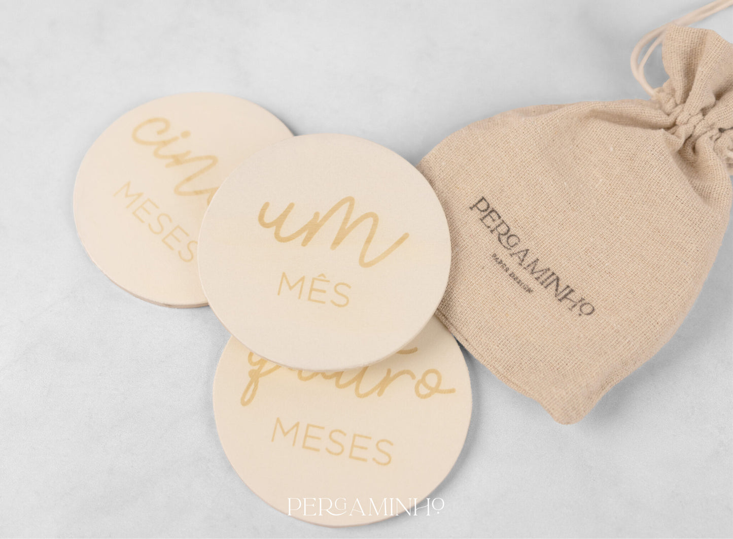 Milestones em Madeira Natural: Meses