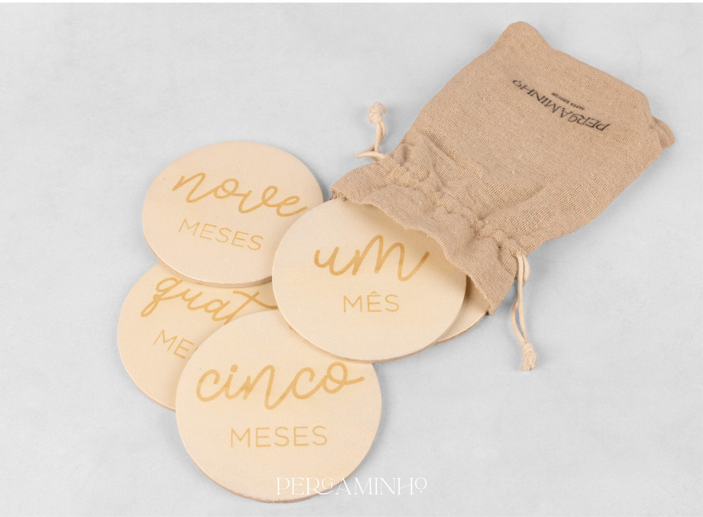 Milestones em Madeira Natural: Meses
