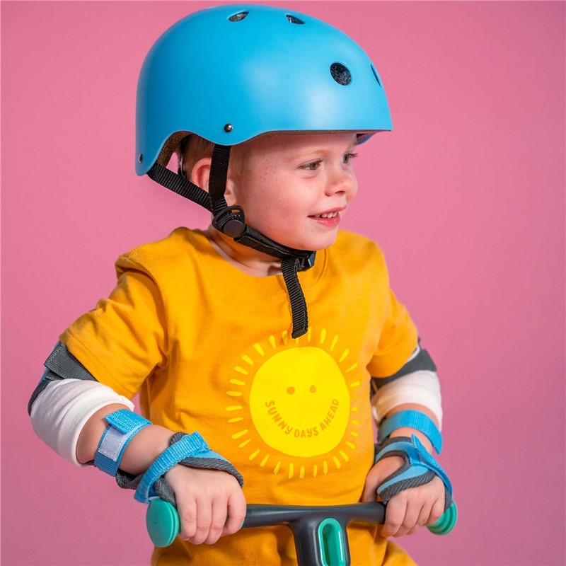 Yvolution Capacete